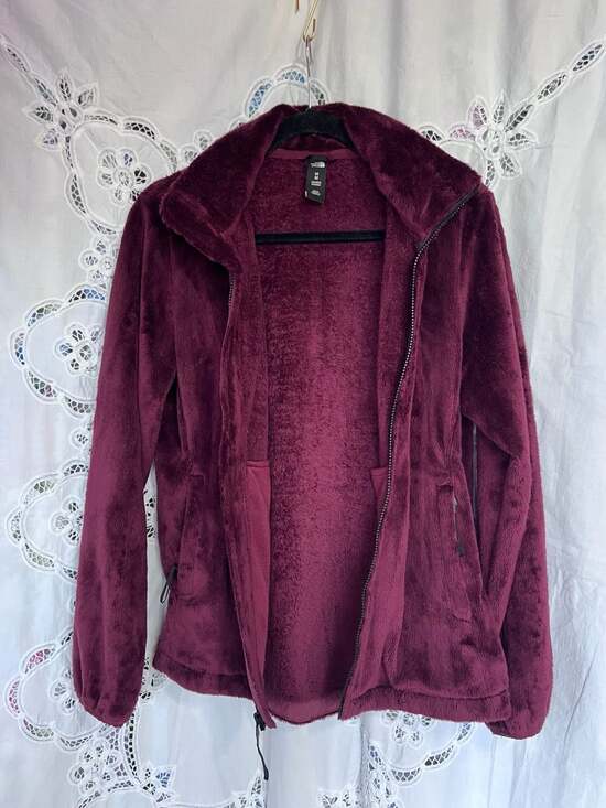 The North Face Women's Osito Full Zip Fleece Jacket in Cordovan - Picture 5 of 11